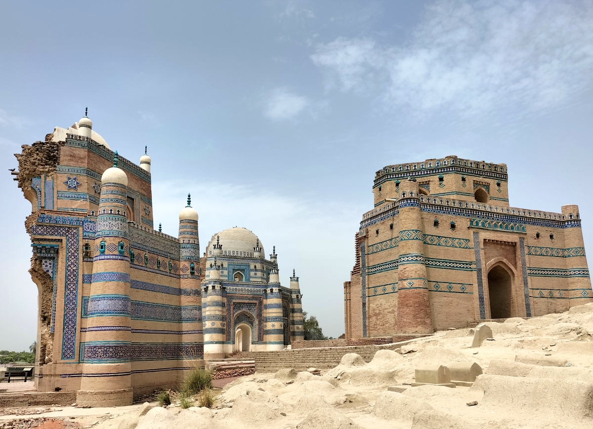 Uch Sharif